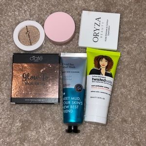 FREE GIFT WITH A PURCHASE!